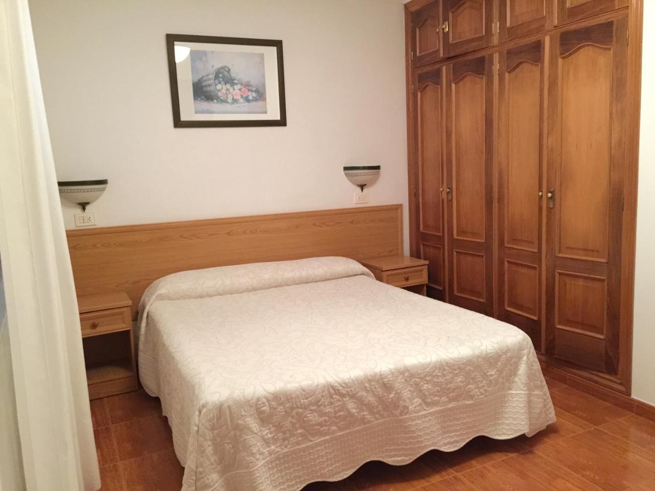 Hostal-Restaurante Casa Giz Cuina Esterno foto