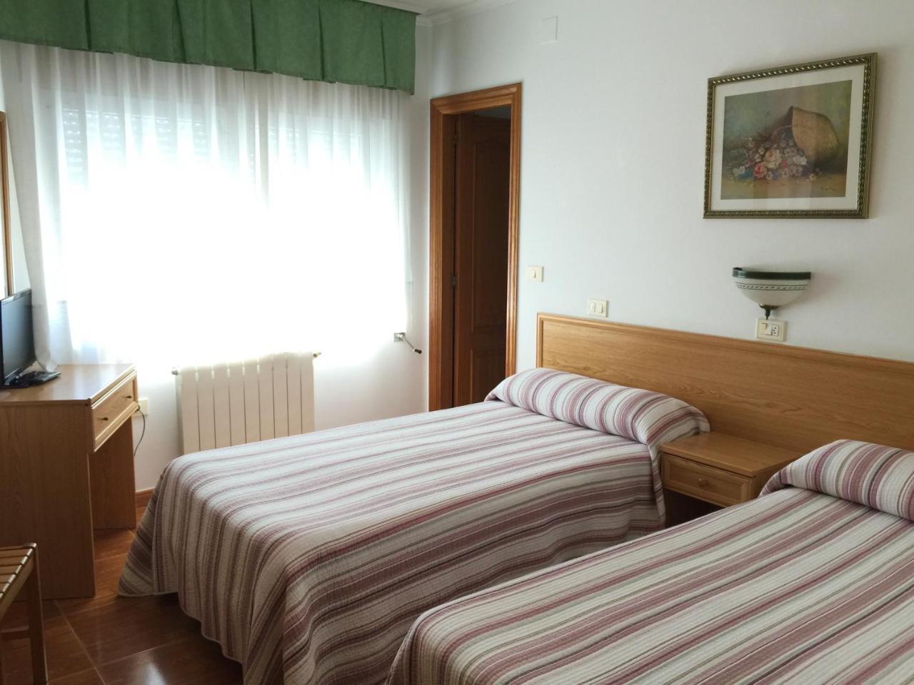 Hostal-Restaurante Casa Giz Cuina Esterno foto