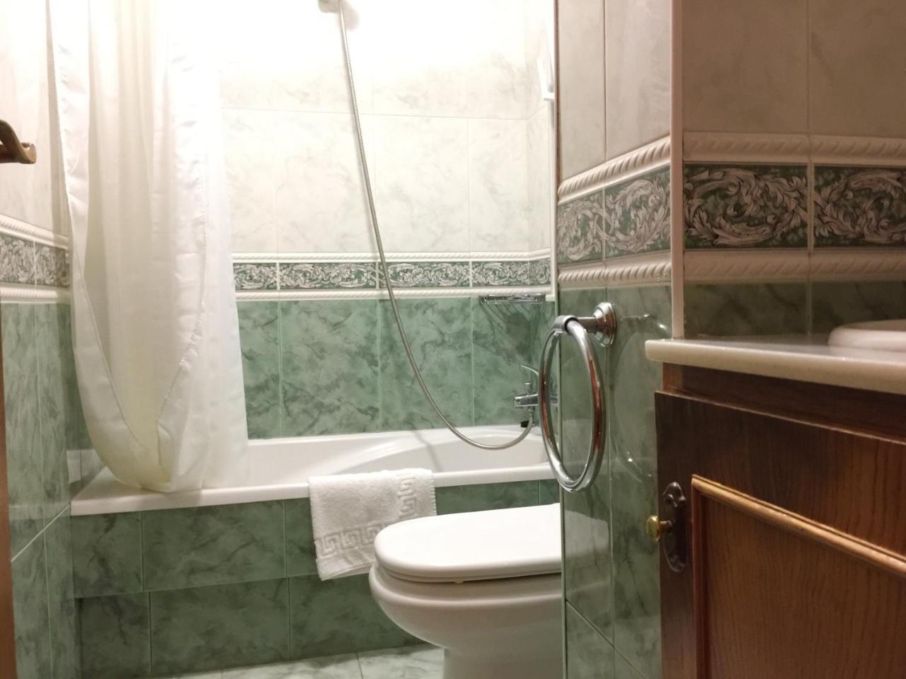 Hostal-Restaurante Casa Giz Cuina Esterno foto